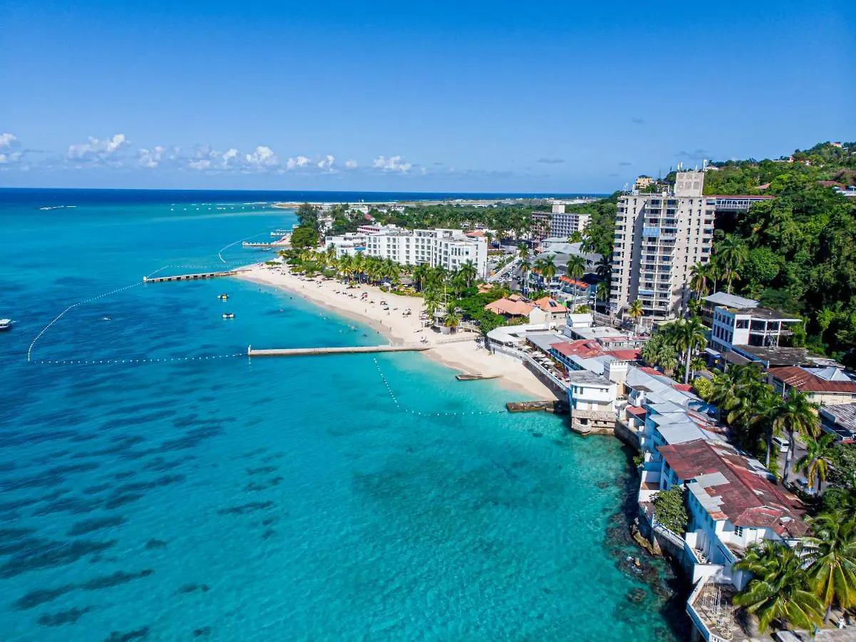 Welcome To Stunning Ocean Views At Studio 503 Montego Bay